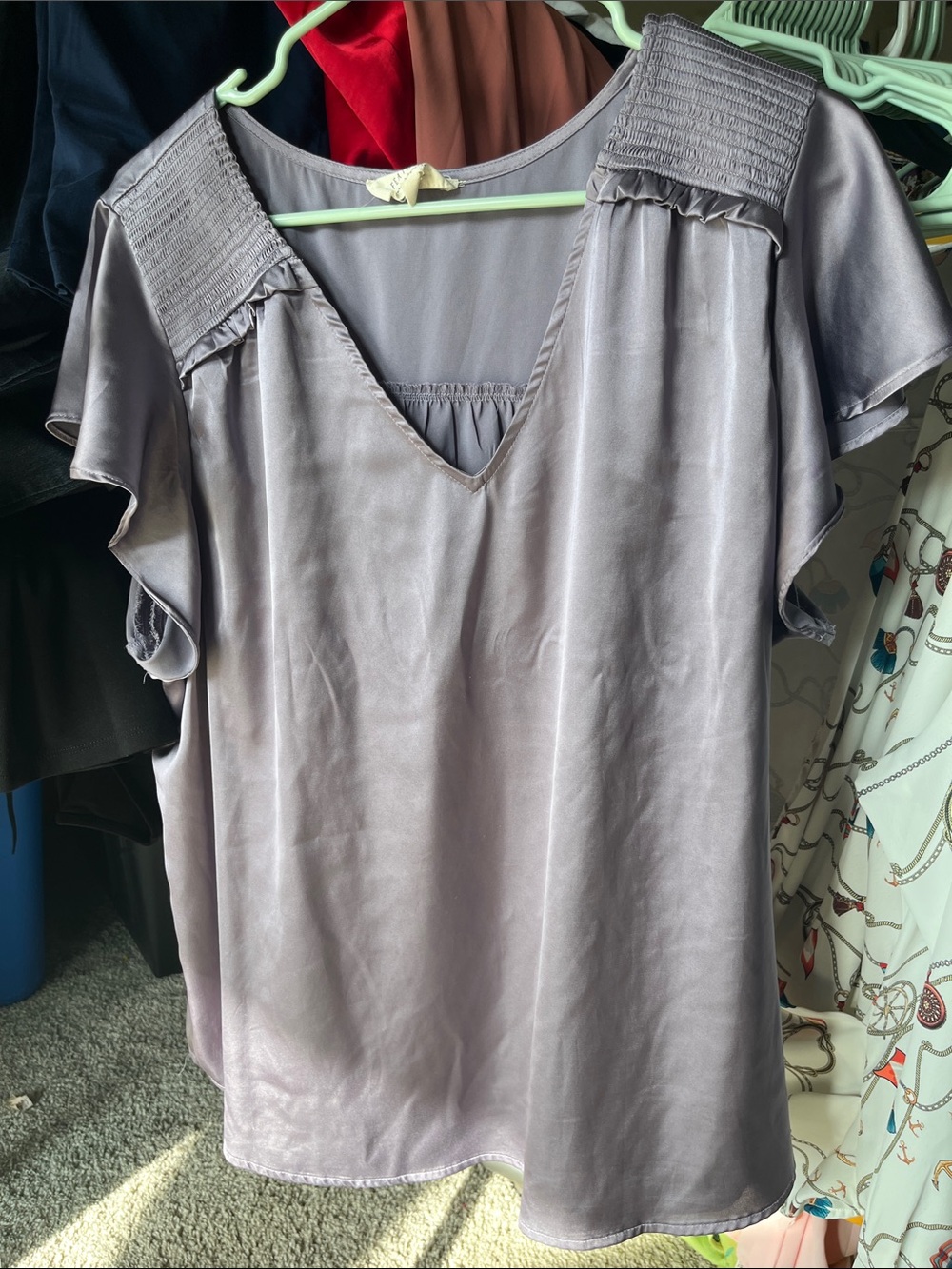 Flower & Feather - Women’s Satin V-Neck Short Sleeve Top - Lavender Gray